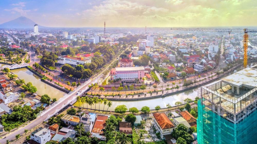 Tây Ninh tiếp giáp với nhiều thành phố trọng điểm của nền kinh tế