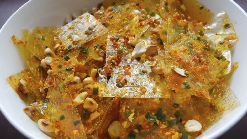Bánh tráng muối tôm Tây Ninh trộn sa tế