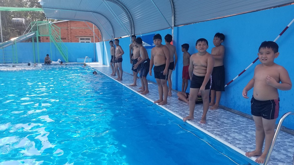 Hồ bơi Tân Lập nhiều khóa dạy bơi uy tín