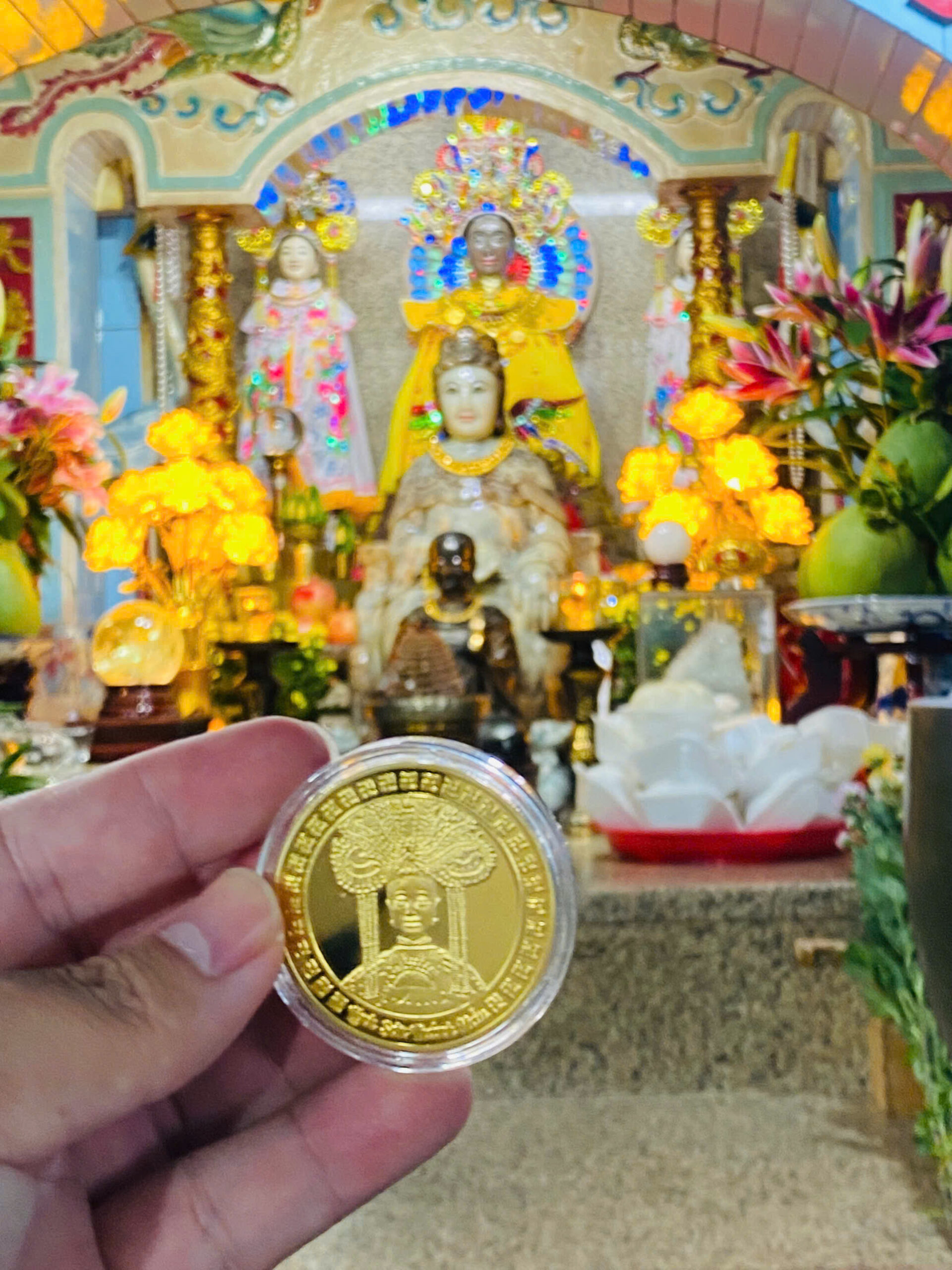 Lộc Bà Linh Sơn Thánh Mẫu. Đồng vàng Bình an