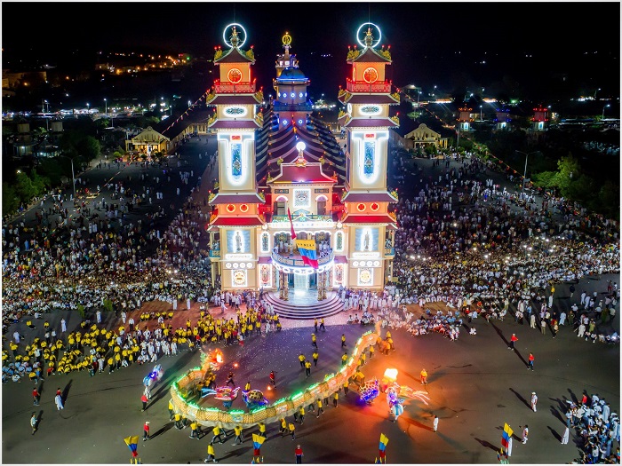 Các ngày lễ quan trọng của Đạo Cao Đài tại Chùa Toà Thánh Tây Ninh 