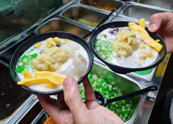 Bát chè thơm ngon tại quán chè thái Chaka